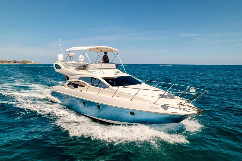 2009 Azimut 45 Flybridge “Solare” — Motor yacht cruising on open water 2009 Azimut 45 Flybridge “Solare” — sold in Cabo San Lucas
